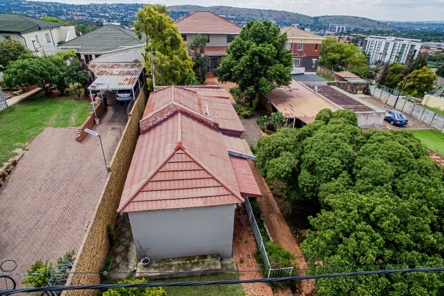 7 Bedroom Property for Sale in Kensington Gauteng
