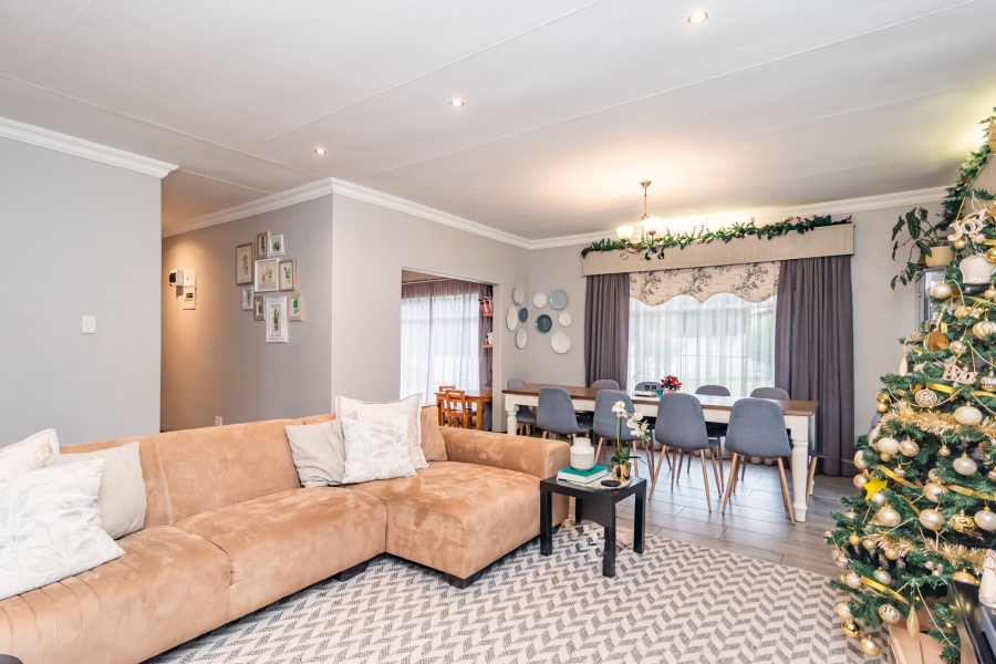 3 Bedroom Property for Sale in Noordheuwel Gauteng