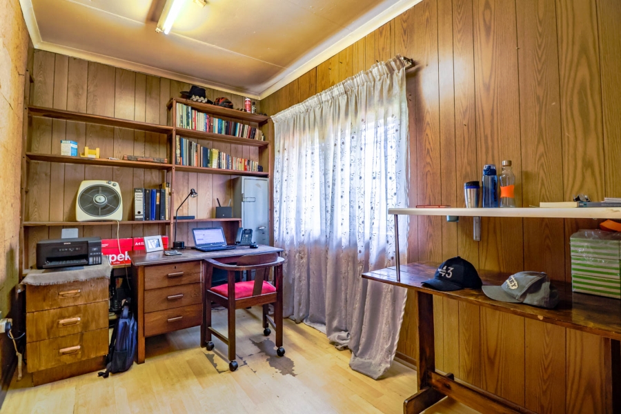 4 Bedroom Property for Sale in Rooihuiskraal Gauteng