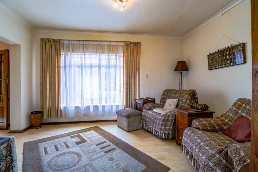 4 Bedroom Property for Sale in Rooihuiskraal Gauteng