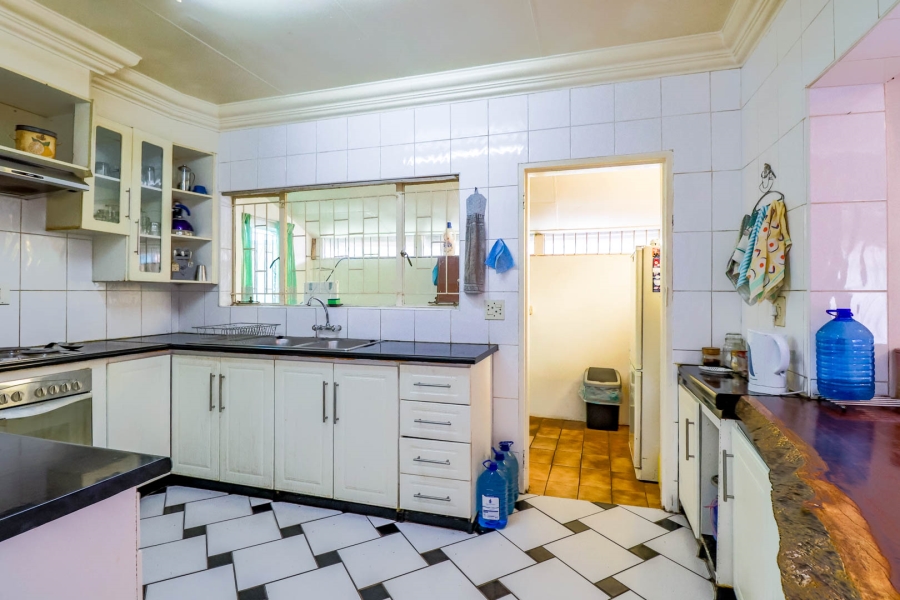 4 Bedroom Property for Sale in Rooihuiskraal Gauteng