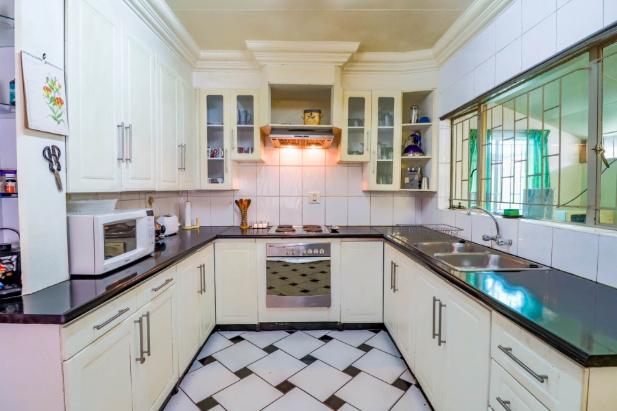 4 Bedroom Property for Sale in Rooihuiskraal Gauteng