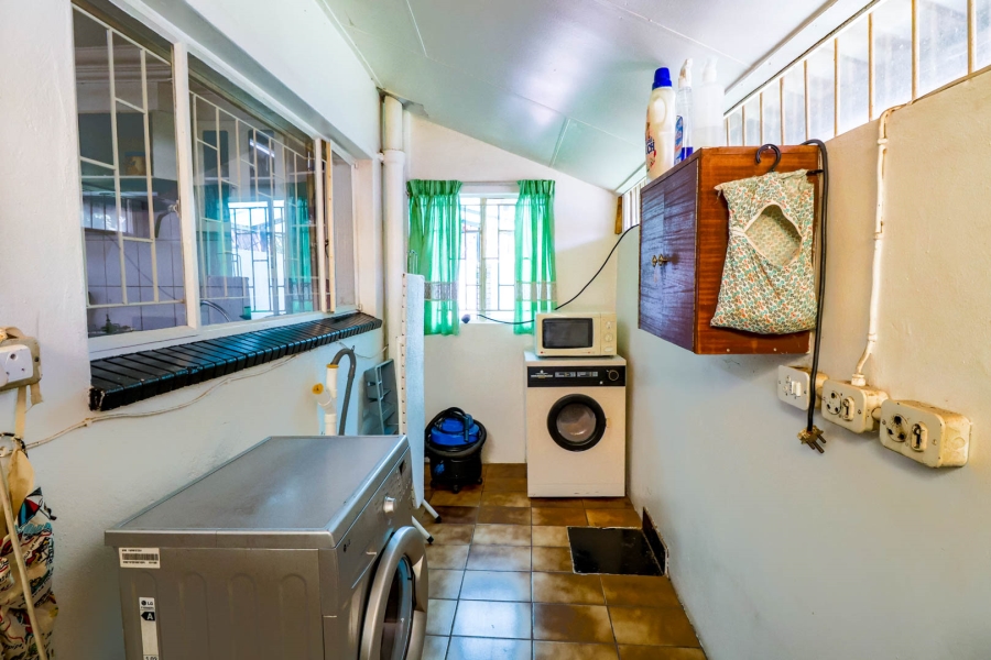 4 Bedroom Property for Sale in Rooihuiskraal Gauteng