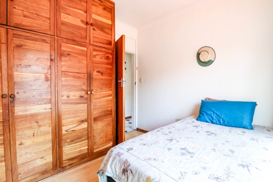 4 Bedroom Property for Sale in Rooihuiskraal Gauteng