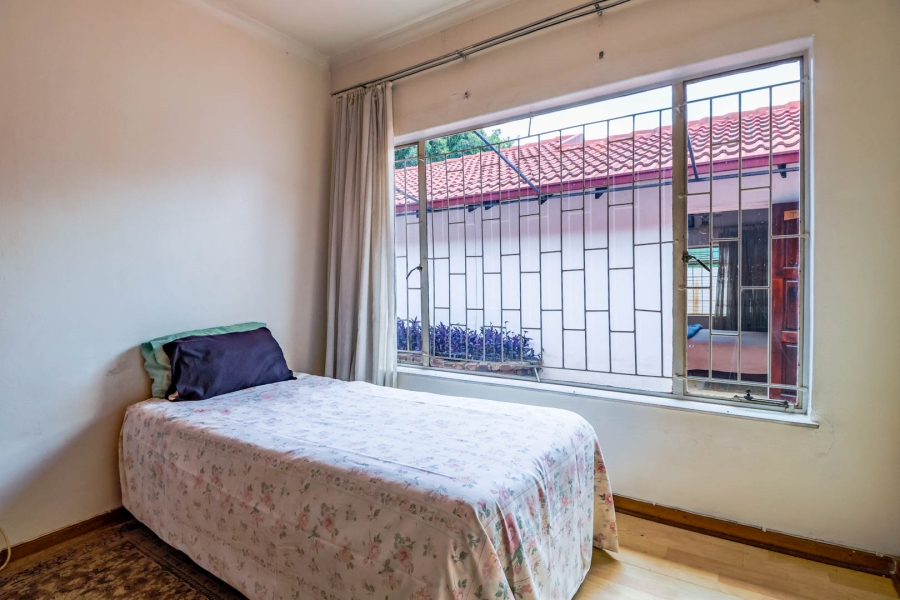 4 Bedroom Property for Sale in Rooihuiskraal Gauteng