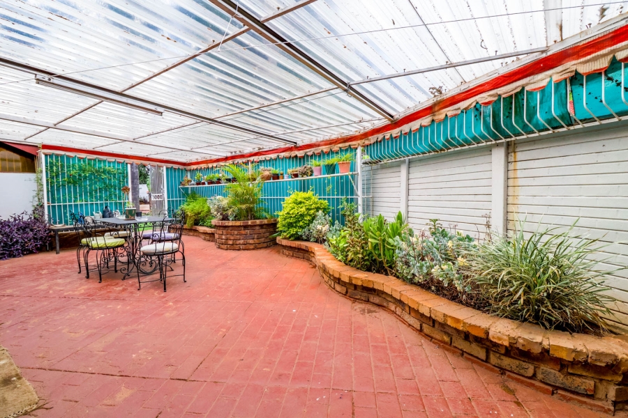 4 Bedroom Property for Sale in Rooihuiskraal Gauteng