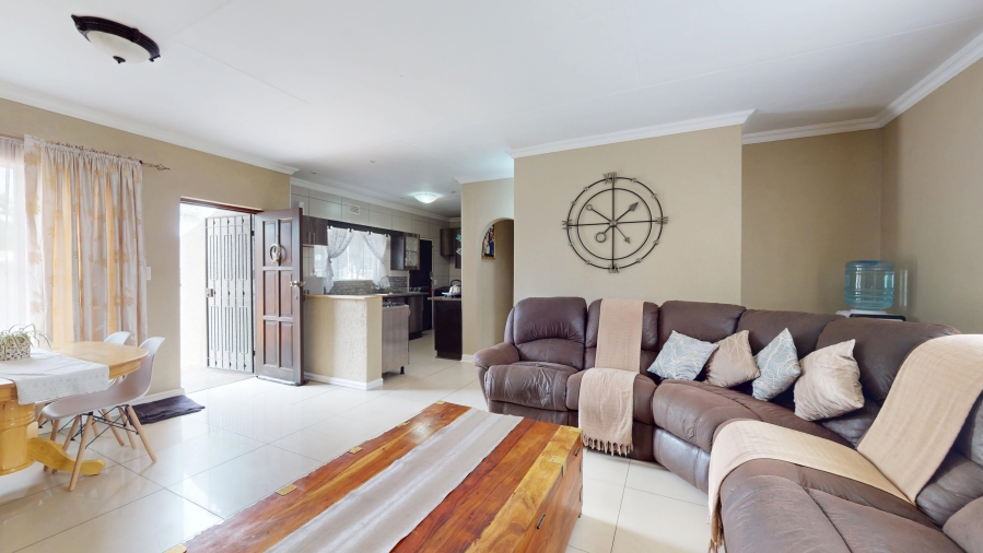 4 Bedroom Property for Sale in Goedeburg Gauteng