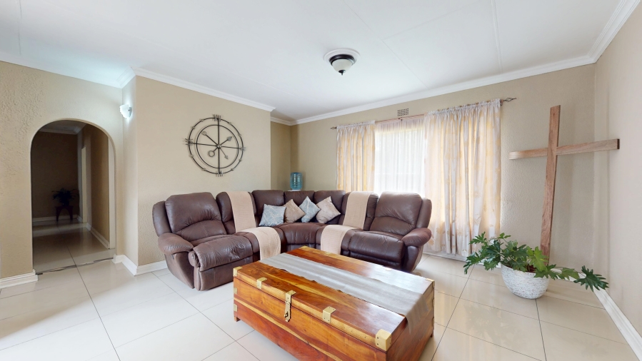 4 Bedroom Property for Sale in Goedeburg Gauteng