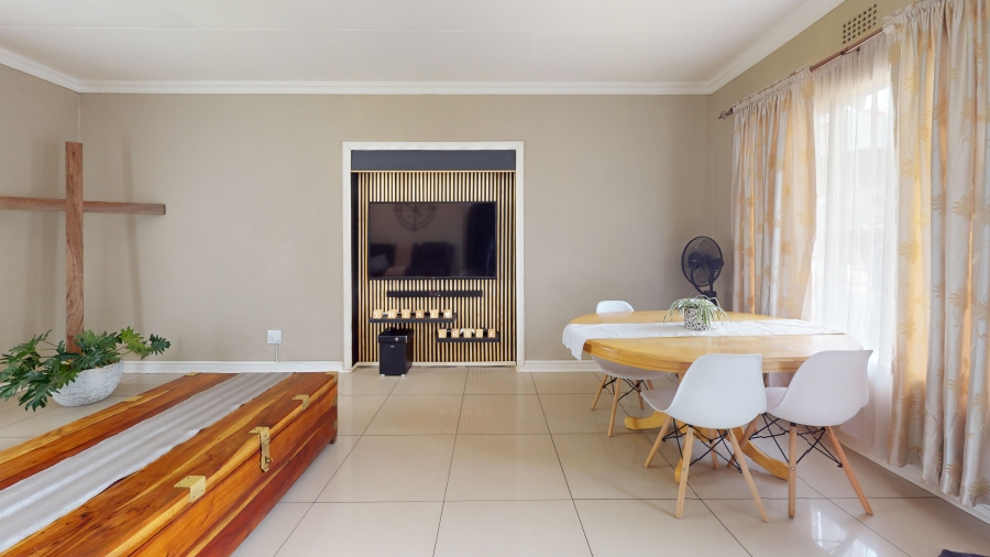 4 Bedroom Property for Sale in Goedeburg Gauteng