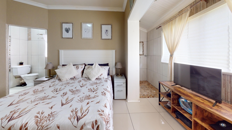 4 Bedroom Property for Sale in Goedeburg Gauteng