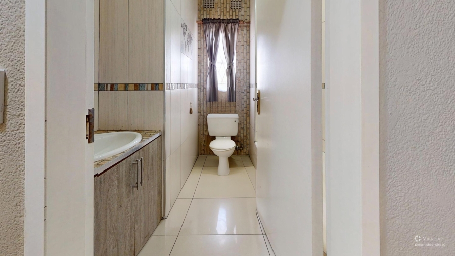 4 Bedroom Property for Sale in Goedeburg Gauteng