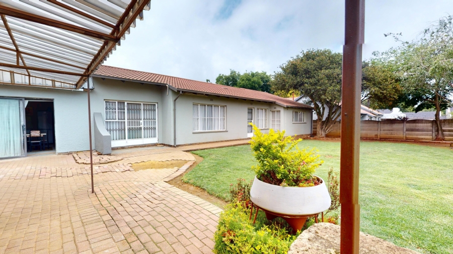4 Bedroom Property for Sale in Goedeburg Gauteng