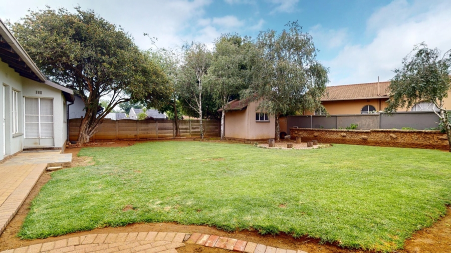 4 Bedroom Property for Sale in Goedeburg Gauteng