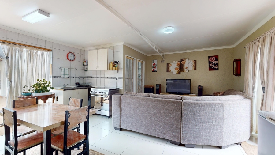 4 Bedroom Property for Sale in Goedeburg Gauteng