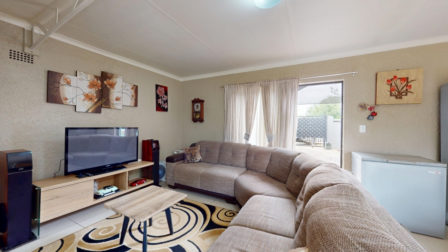 4 Bedroom Property for Sale in Goedeburg Gauteng