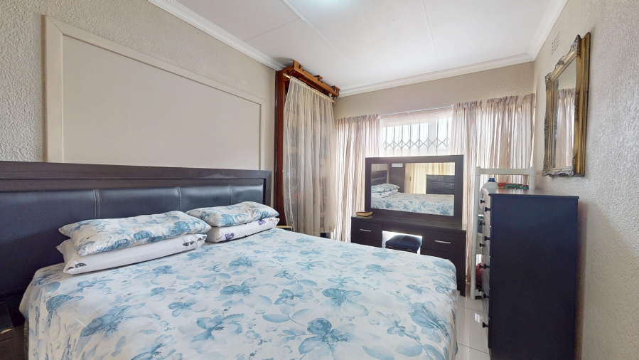 4 Bedroom Property for Sale in Goedeburg Gauteng