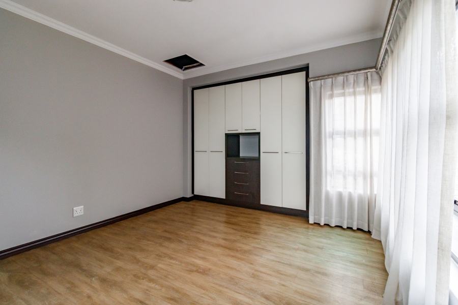 6 Bedroom Property for Sale in Midlands Estate Gauteng