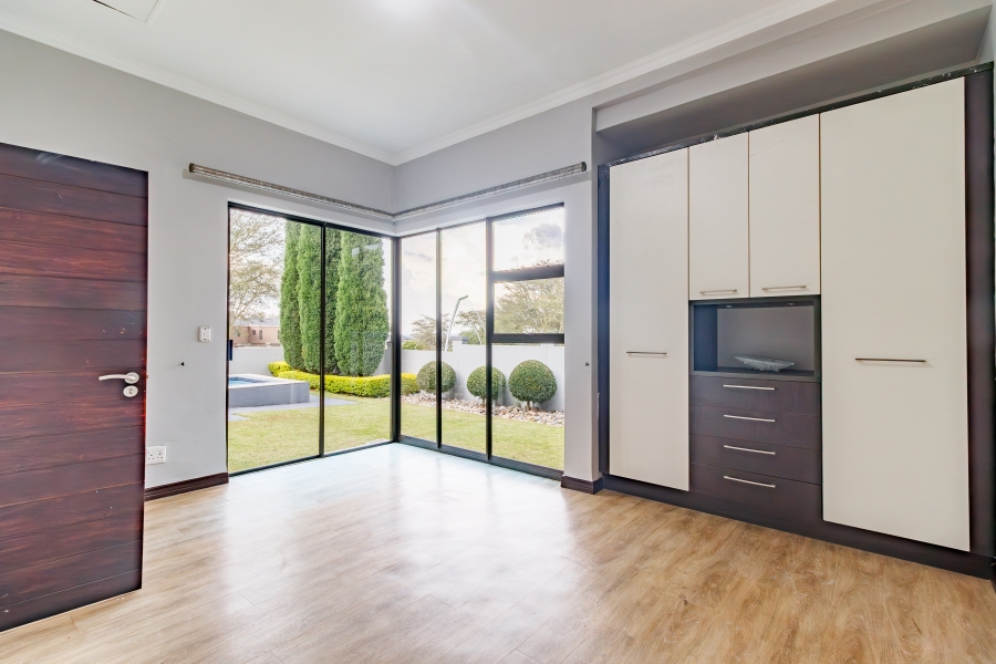 6 Bedroom Property for Sale in Midlands Estate Gauteng