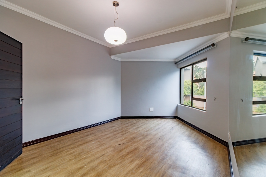 6 Bedroom Property for Sale in Midlands Estate Gauteng