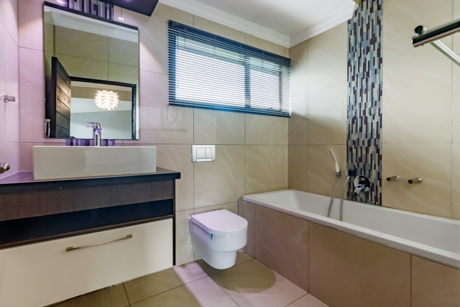 6 Bedroom Property for Sale in Midlands Estate Gauteng