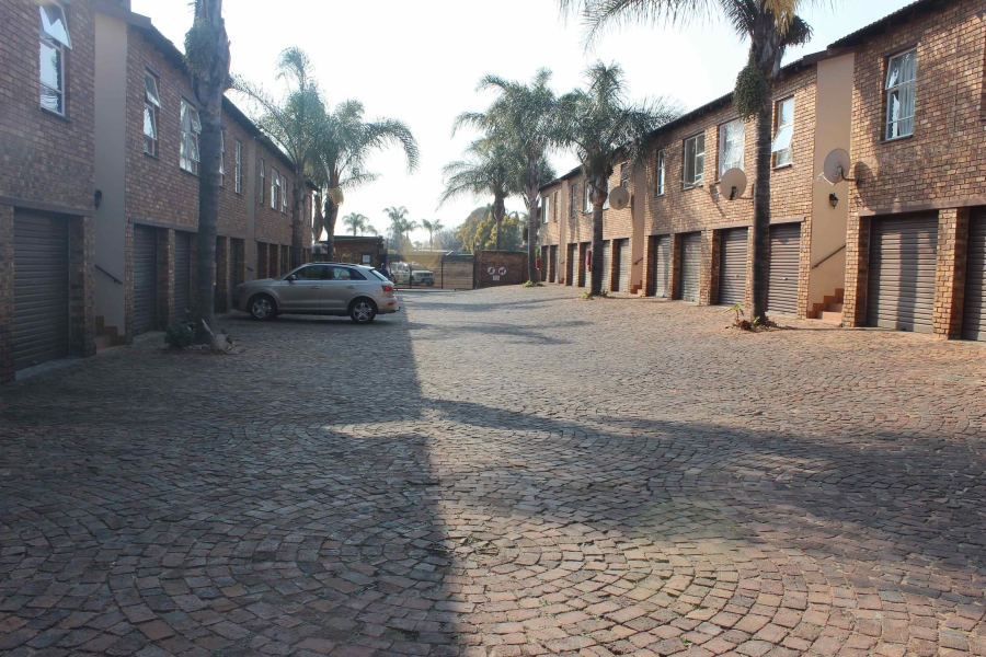 2 Bedroom Property for Sale in Glen Marais Gauteng