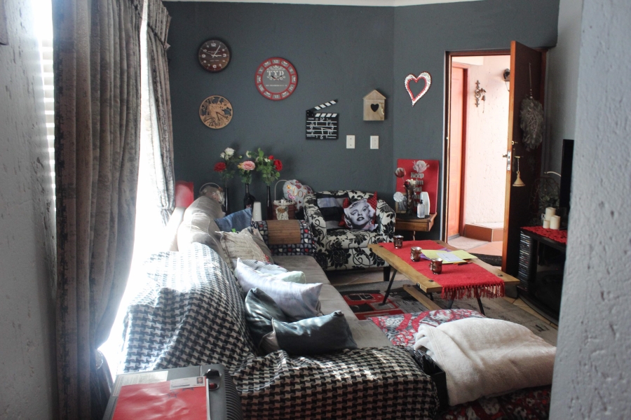 2 Bedroom Property for Sale in Glen Marais Gauteng