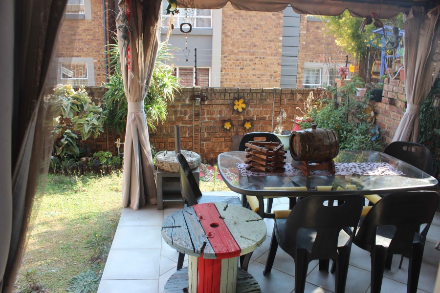 2 Bedroom Property for Sale in Glen Marais Gauteng