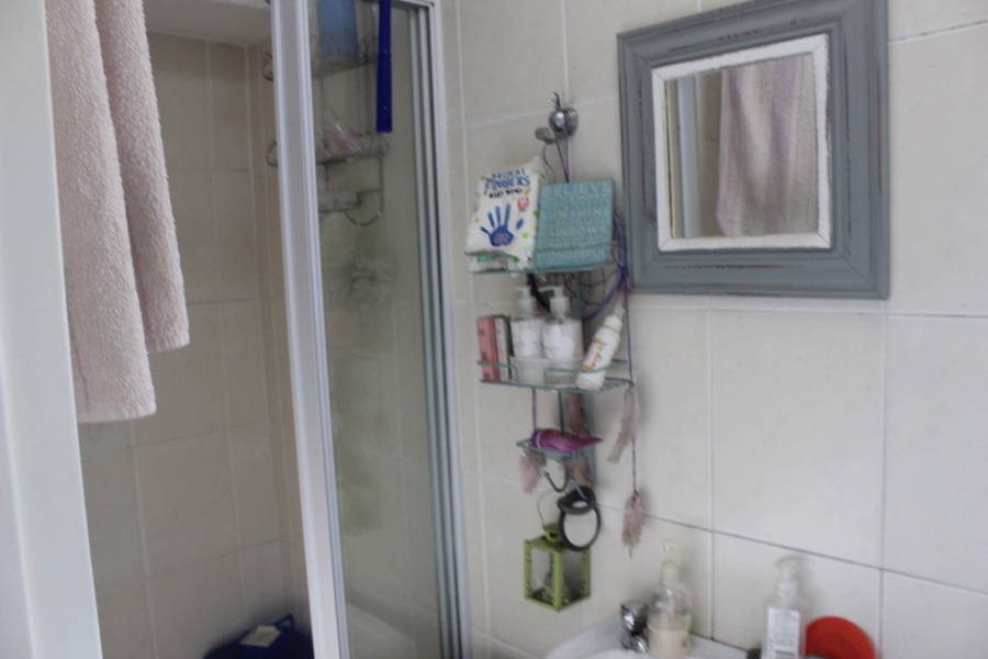 2 Bedroom Property for Sale in Glen Marais Gauteng