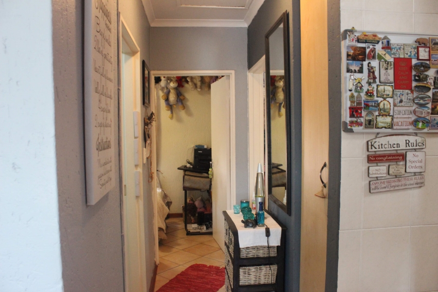 2 Bedroom Property for Sale in Glen Marais Gauteng