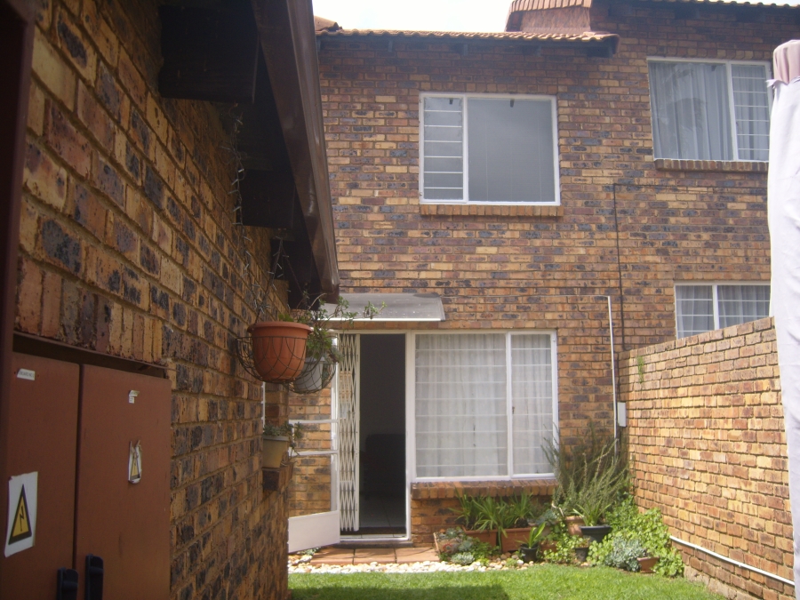 2 Bedroom Property for Sale in Glenvista Gauteng
