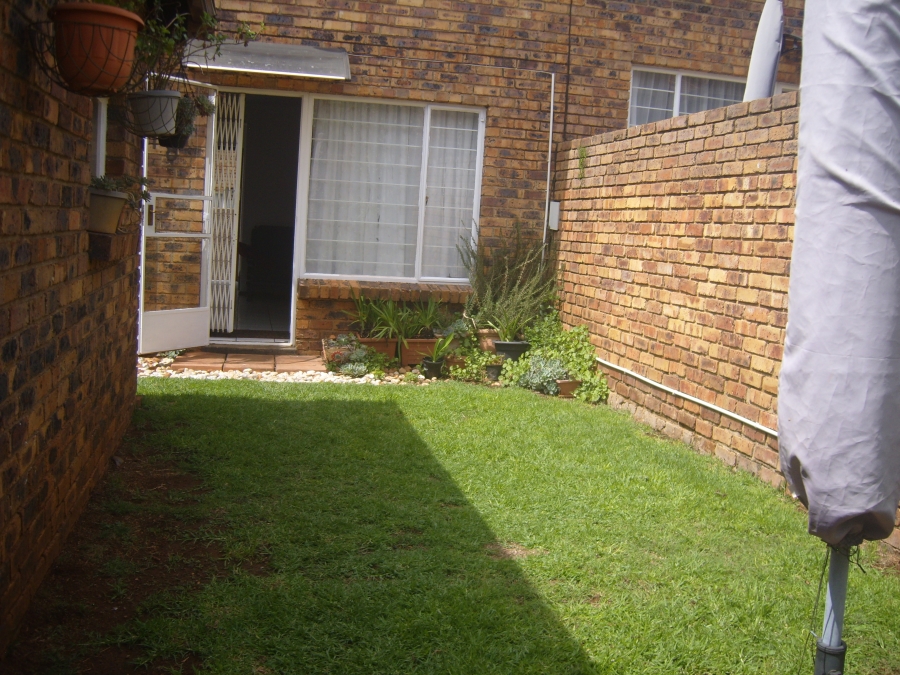 2 Bedroom Property for Sale in Glenvista Gauteng