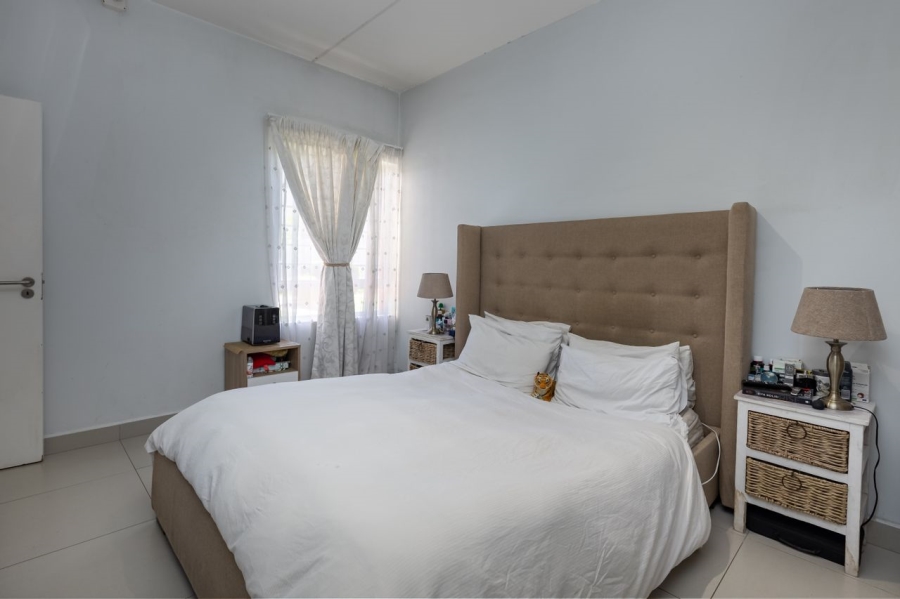 To Let 2 Bedroom Property for Rent in Magaliessig Gauteng