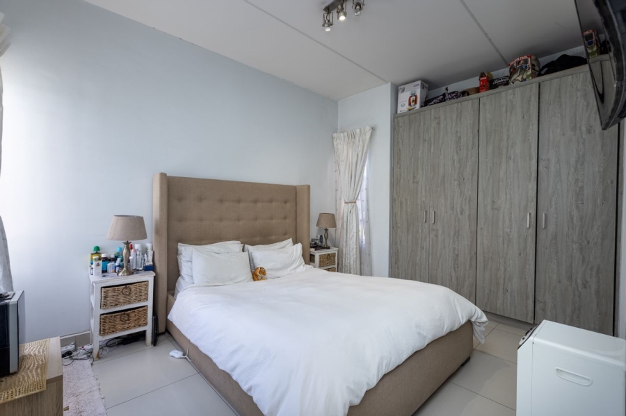 To Let 2 Bedroom Property for Rent in Magaliessig Gauteng