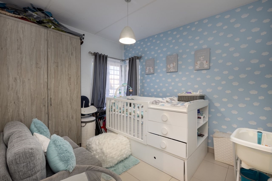 To Let 2 Bedroom Property for Rent in Magaliessig Gauteng