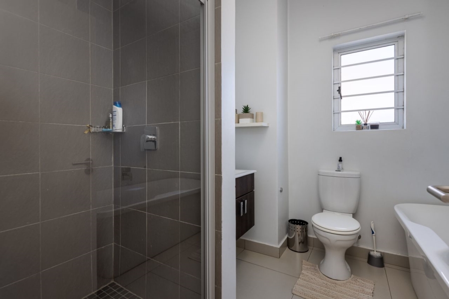 To Let 2 Bedroom Property for Rent in Magaliessig Gauteng