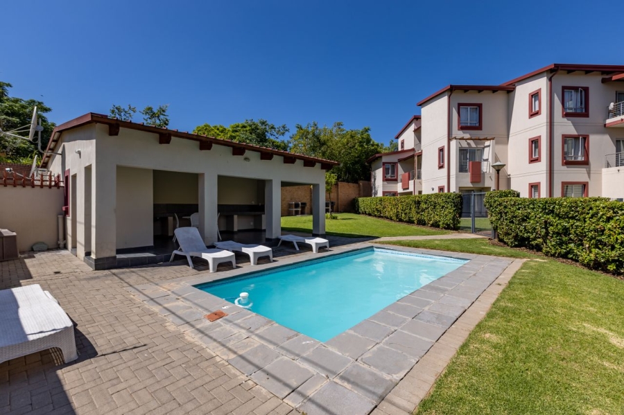 To Let 2 Bedroom Property for Rent in Magaliessig Gauteng