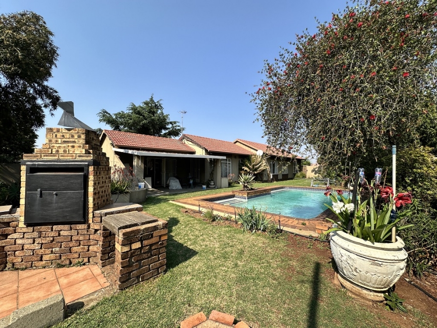 3 Bedroom Property for Sale in Mayberry Park Gauteng