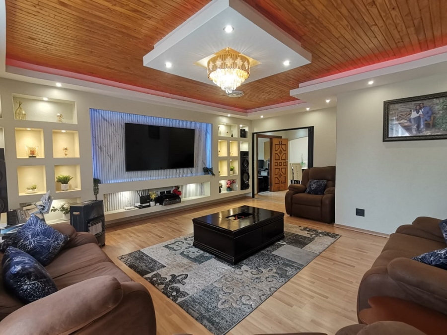 4 Bedroom Property for Sale in Brackenhurst Gauteng