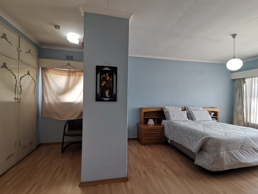 4 Bedroom Property for Sale in Brackenhurst Gauteng