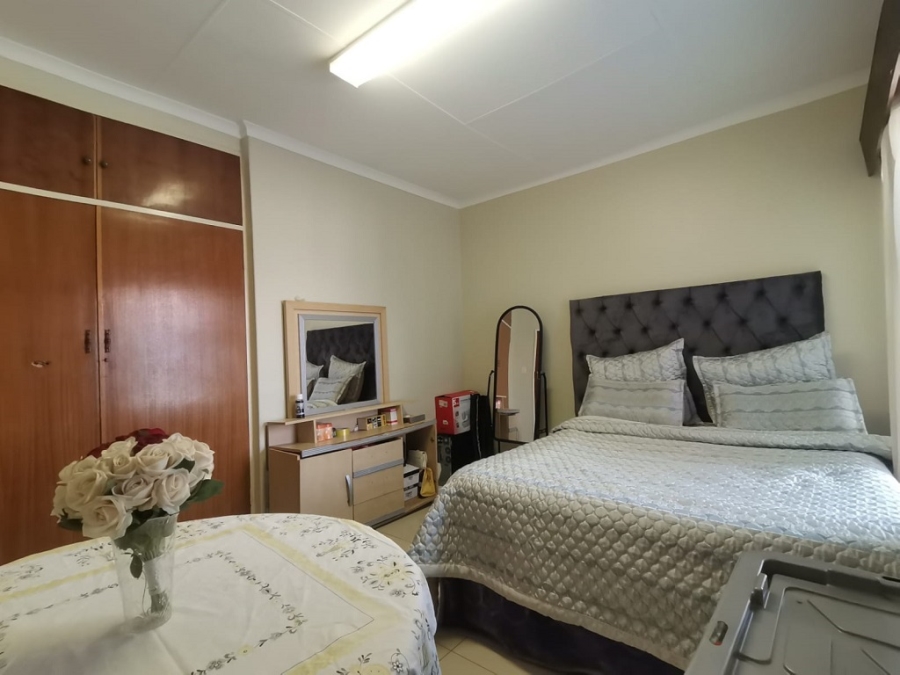 4 Bedroom Property for Sale in Brackenhurst Gauteng
