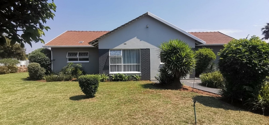 4 Bedroom Property for Sale in Brackenhurst Gauteng