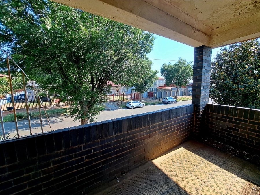 To Let 2 Bedroom Property for Rent in Turffontein Gauteng