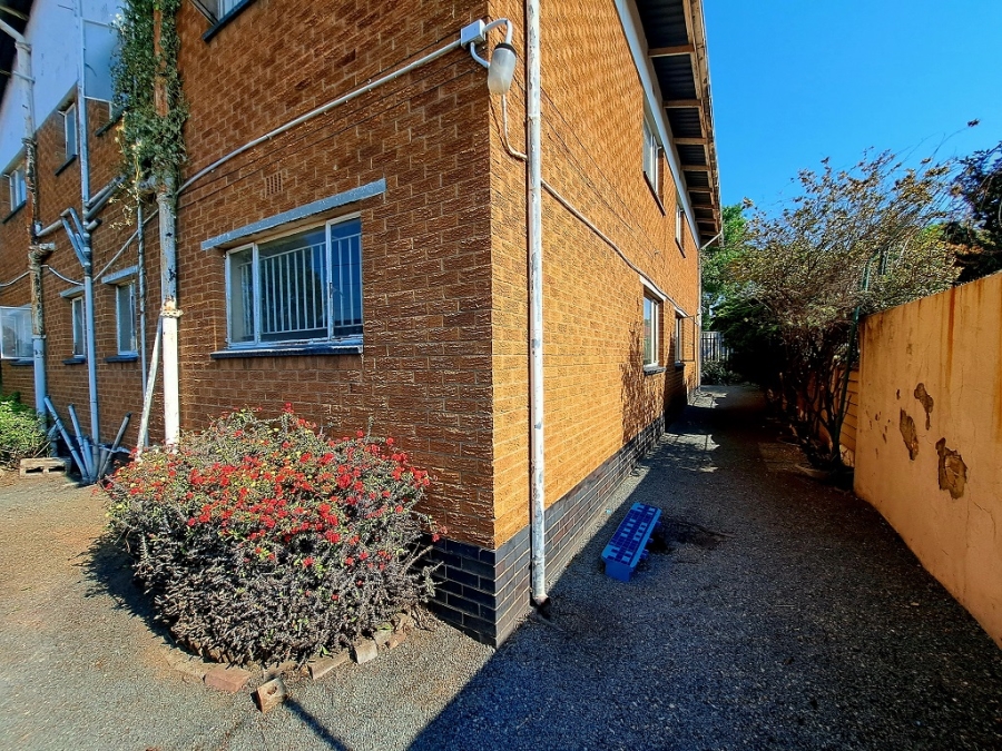 To Let 2 Bedroom Property for Rent in Turffontein Gauteng