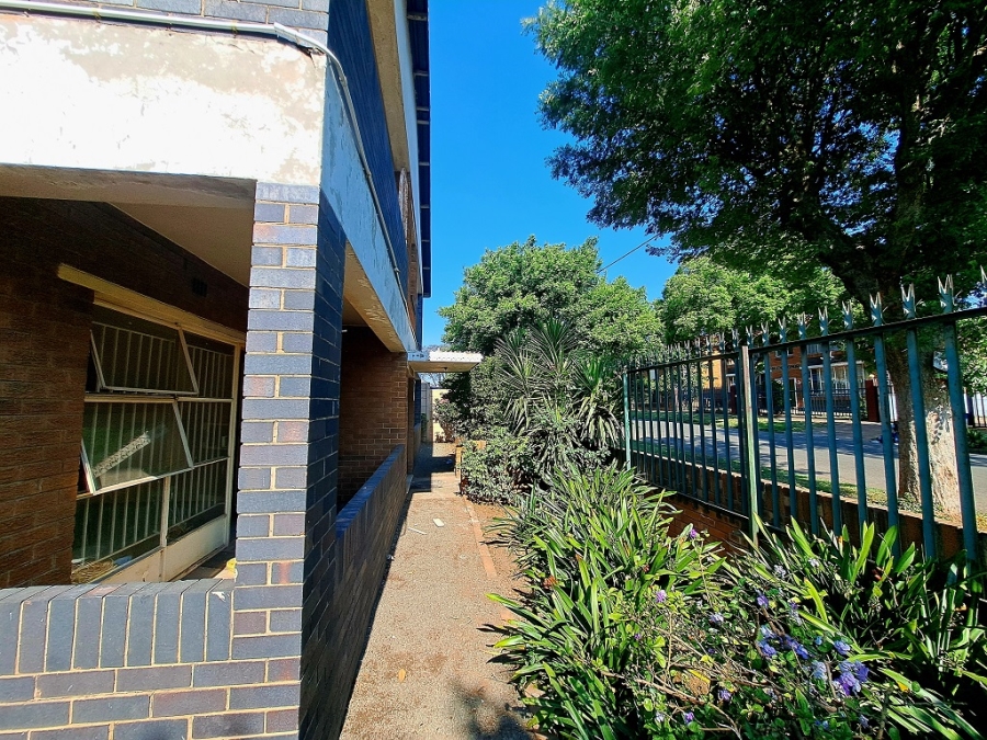 To Let 2 Bedroom Property for Rent in Turffontein Gauteng