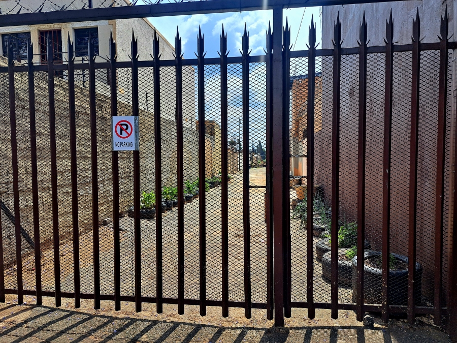 To Let 2 Bedroom Property for Rent in Turffontein Gauteng