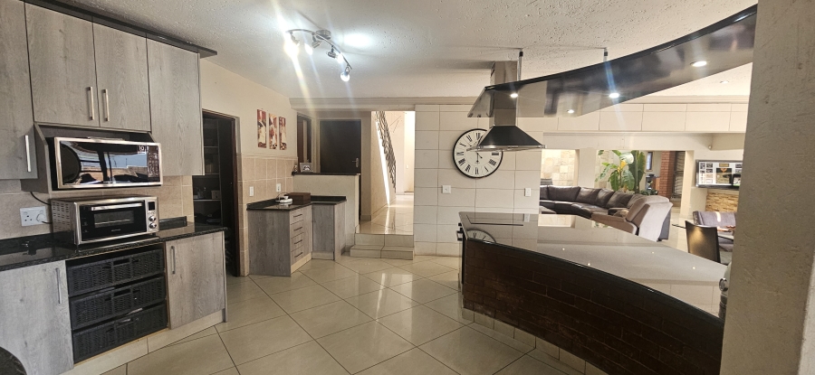 5 Bedroom Property for Sale in Meyersdal Gauteng