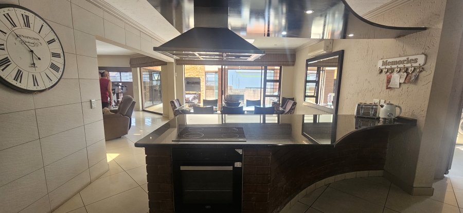 5 Bedroom Property for Sale in Meyersdal Gauteng