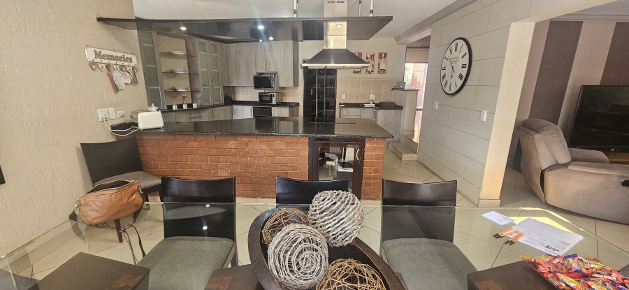 5 Bedroom Property for Sale in Meyersdal Gauteng