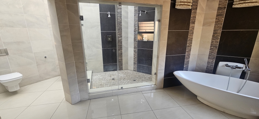 5 Bedroom Property for Sale in Meyersdal Gauteng