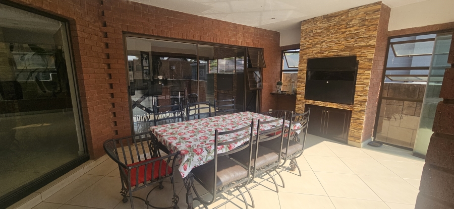 5 Bedroom Property for Sale in Meyersdal Gauteng